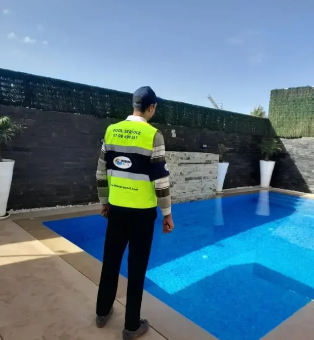 Si votre piscine a perdu de son éclat et de sa beauté d’antan, notre service de rénovation de piscines est là pour vous aider. En tant qu’experts dans la rénovation de piscines, nous pouvons transformer votre vieille piscine en une oasis de rafraîchissement. Notre gamme complète de services de rénovation de piscines comprend le revêtement, le remplacement de la tuyauterie, le remplacement de l’équipement, la réparation des fissures et des fuites, la mise à niveau de la plomberie et l’amélioration de la qualité de l’eau. Avec Menara Pool à Marrakech, nous sommes fiers de notre expertise et de notre savoir-faire, garantissant que votre piscine rénovée sera belle, fonctionnelle et durable pendant de nombreuses années à venir. Si vous cherchez à donner une nouvelle vie à votre piscine, notre équipe de professionnels est là pour vous aider à réaliser votre vision. Contactez-nous dès maintenant pour en savoir plus sur nos services de rénovation de piscines