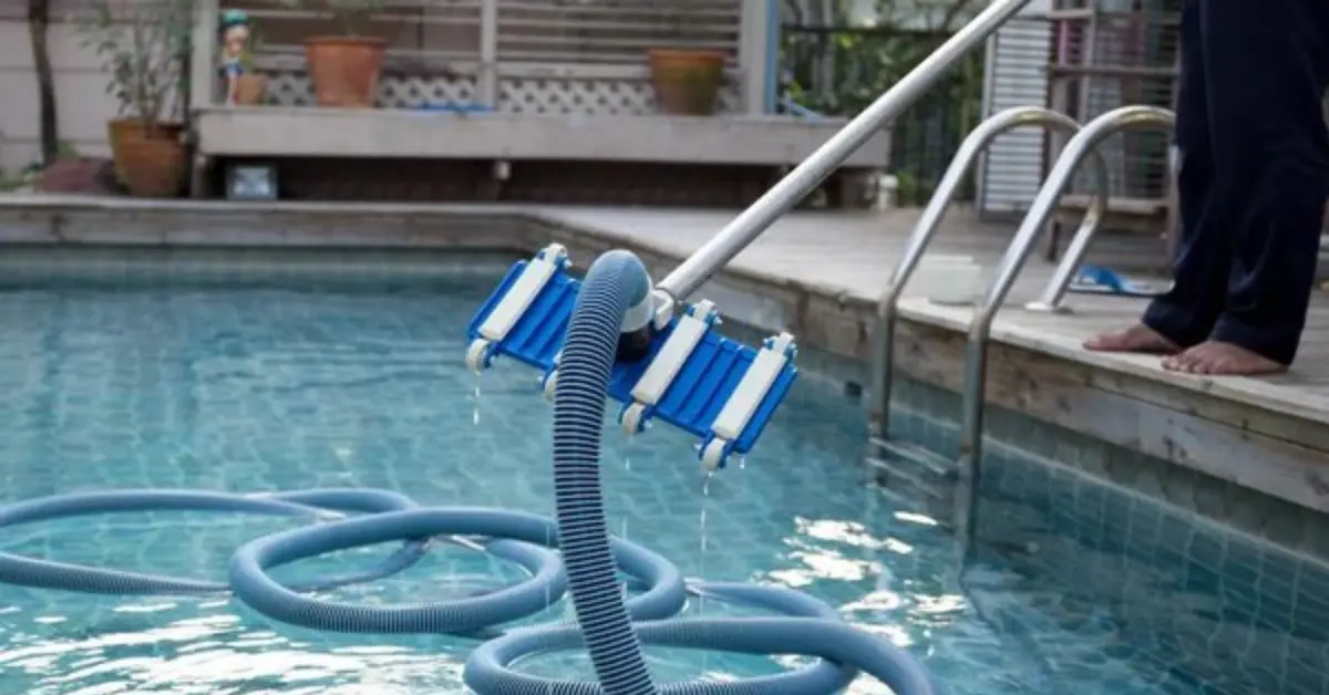 nettoyage complet et professionnel de votre bassin de piscine